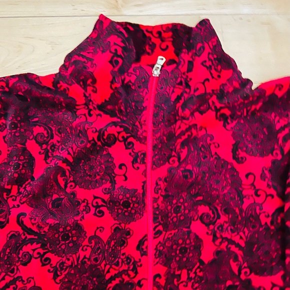 KIM ROGERS CURVY Velour Floral Scroll Red & Black Zip Jacket 2 pockets Sz 1X NEW - Picture 3 of 5